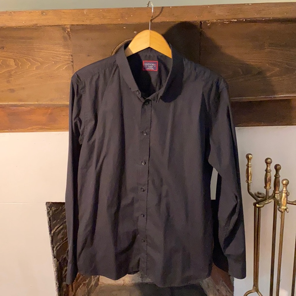 Men’s button up longsleeve shirt. Size XL